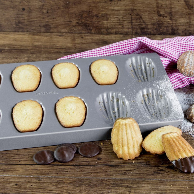 Backblech für Bärentatzen und Madeleines von Städter Backblech für Bärentatzen und Madeleines von Städter