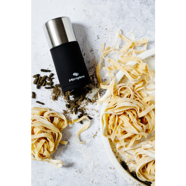 Microplane_Specialty_48960_Spice Mill_Stainless Steel_Pasta_Long Pepper. (9)