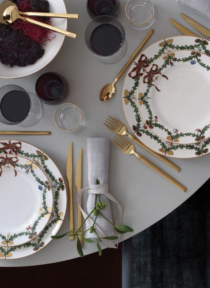 Royal Copenhagen Star Fluted Christmas Portrait