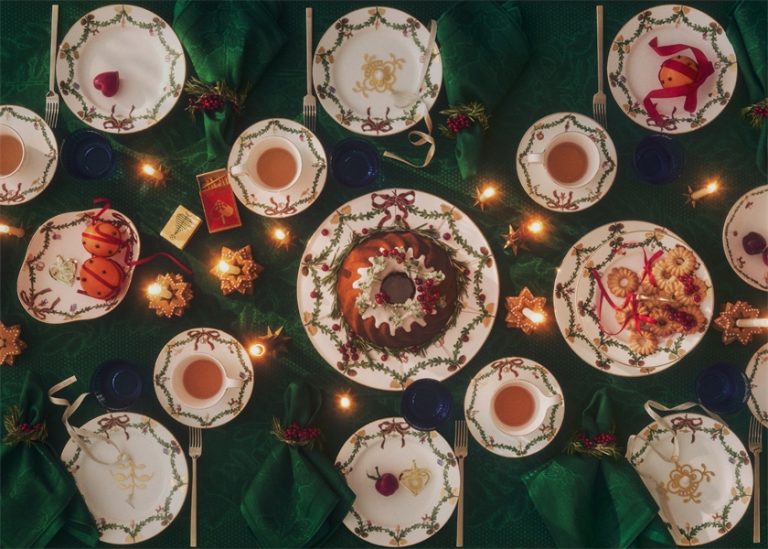 Royal Copenhagen Star Fluted Christmas NEU