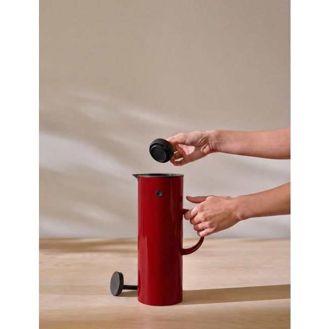 Thermoskanne EM77 cherry red 1 Liter - Stelton